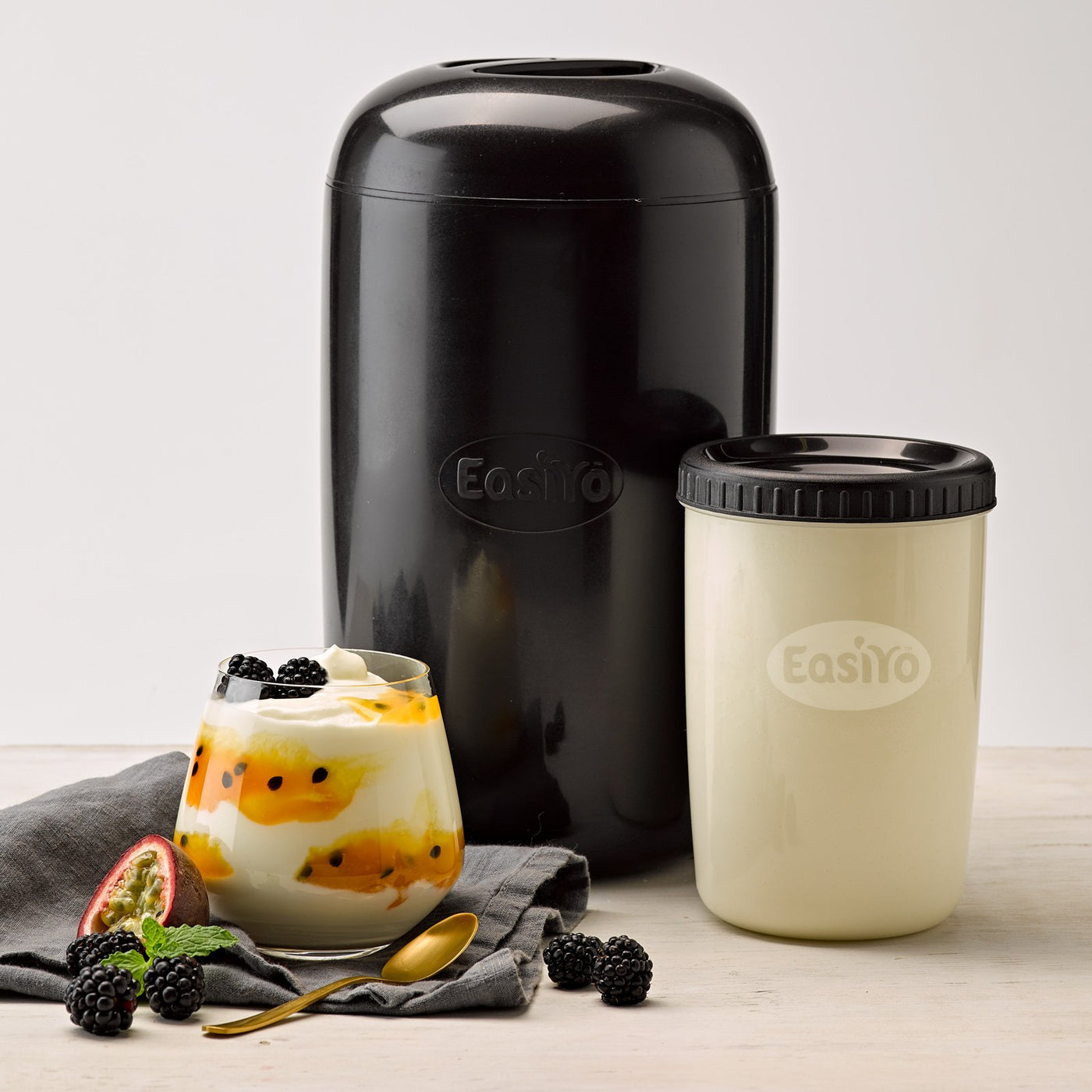 Yogo top yogurt maker